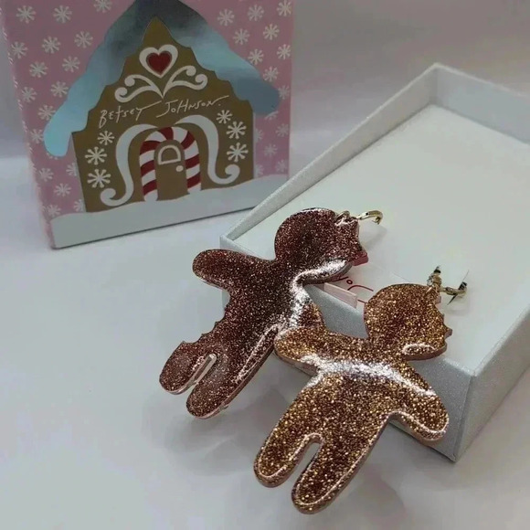 Betsey Johnson Gingerbread Couple Holiday Earrings Cookies NWT Christmas - Picture 6 of 7